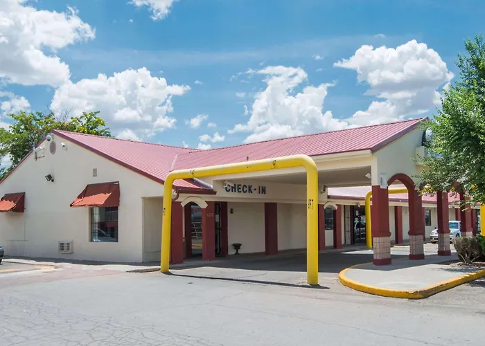 Days Inn By Wyndham Gallup